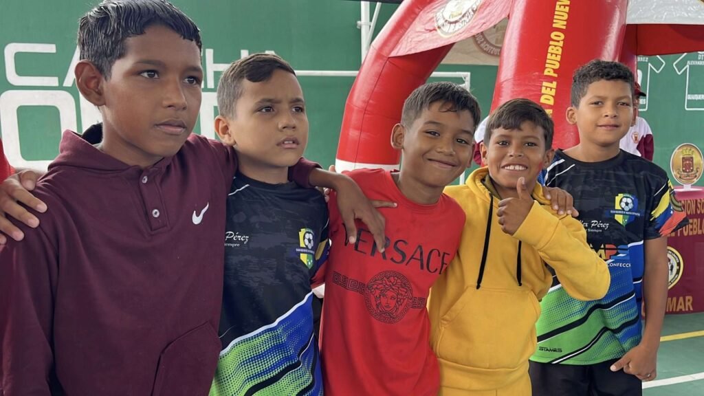 Chamos reciben formación artística durante receso escolar en Miranda
