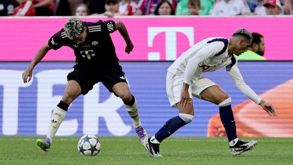 Luis Díaz sigue demostrando talento con el Bayern Munich; esta vez ‘sacó a bailar’ al argentino ‘Cuti’ Romero en el partido ante el Tottenham