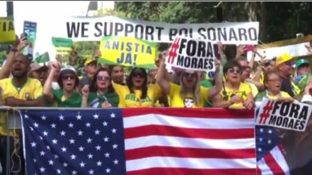Multitudinarias marchas en Brasil contra el juez sancionado por Estados Unidos por procesar al expresidente Jair Bolsonaro