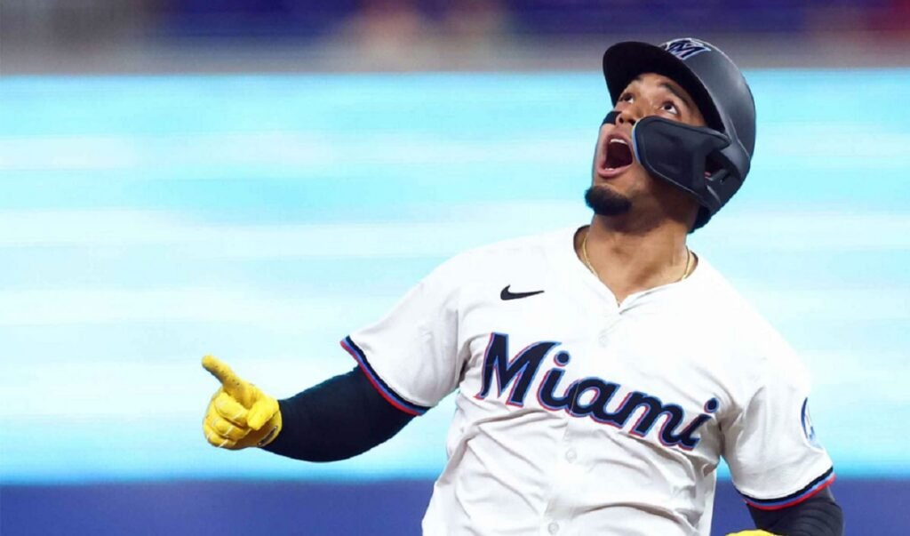 Máximo Acosta conectó un jonrón como primer hit en su carrera