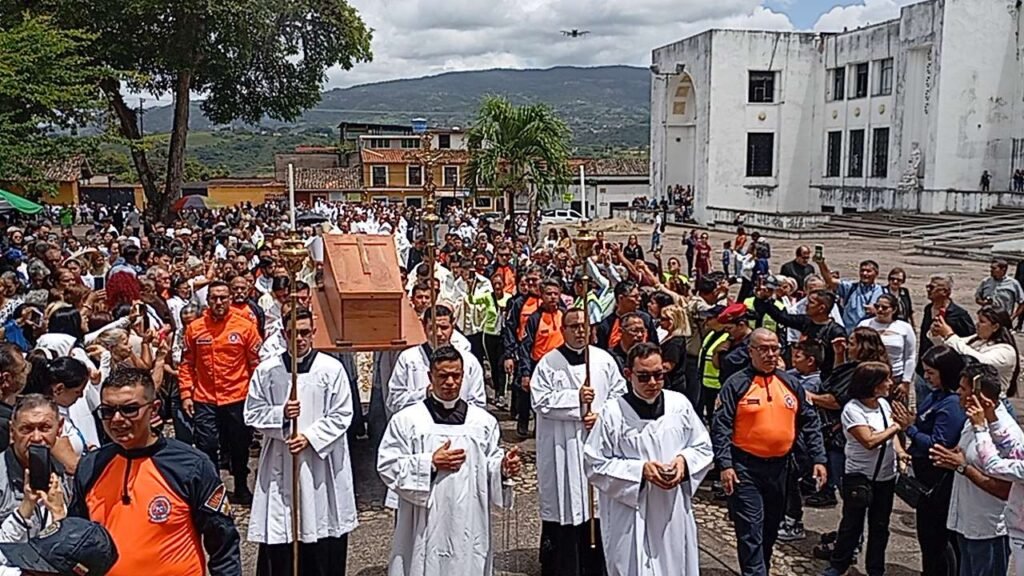 Tachirenses acompañaron misa exequial de Monseñor Mario Moronta