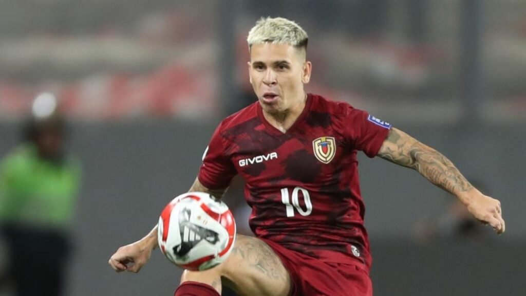 El momento exacto de la fuerte entrada que recibió Yeferson Soteldo y que tiene en vilo a Venezuela a un mes de la eliminatoria