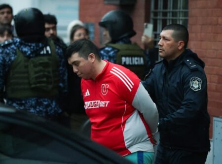 Liberan a hinchas chilenos detenidos tras disturbios en la Copa Sudamericana en Argentina