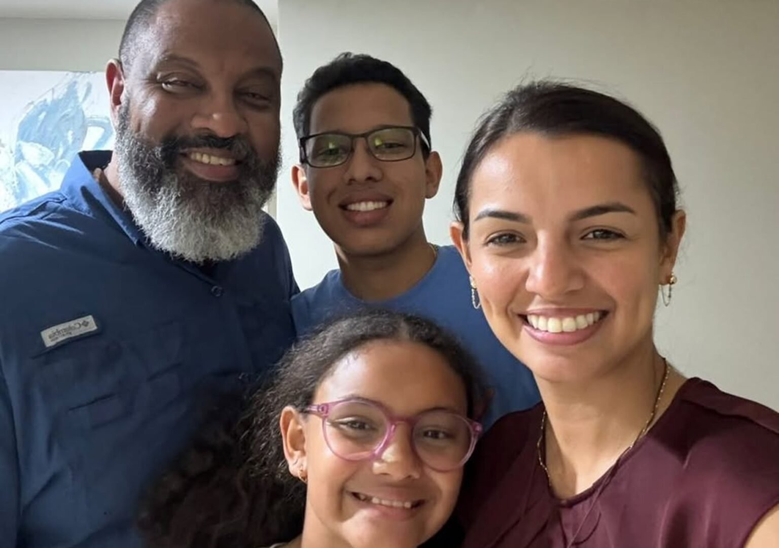 Rafael Ramírez se reunió con su familia tras excarcelación