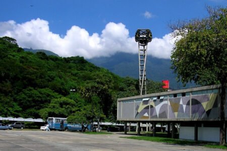 Profesores ucevistas dicen que ganan un maximo de $4 al mes en 2025